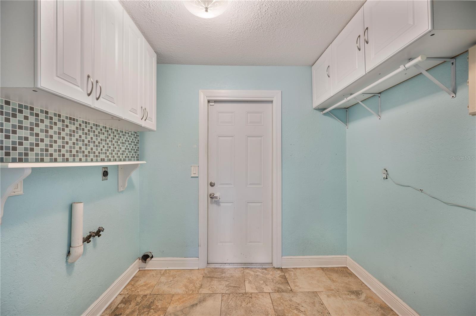 Image 32 of 50 For 627 Palmore Court