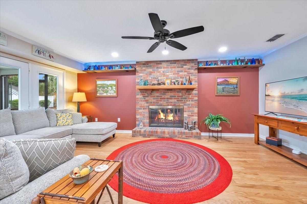 Image 11 of 43 For 860 Lila Street