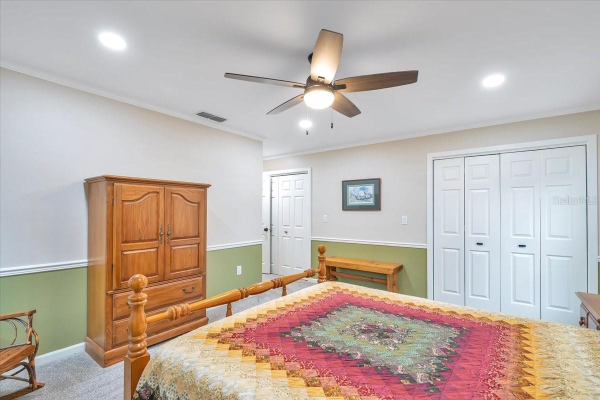 Image 18 of 43 For 860 Lila Street