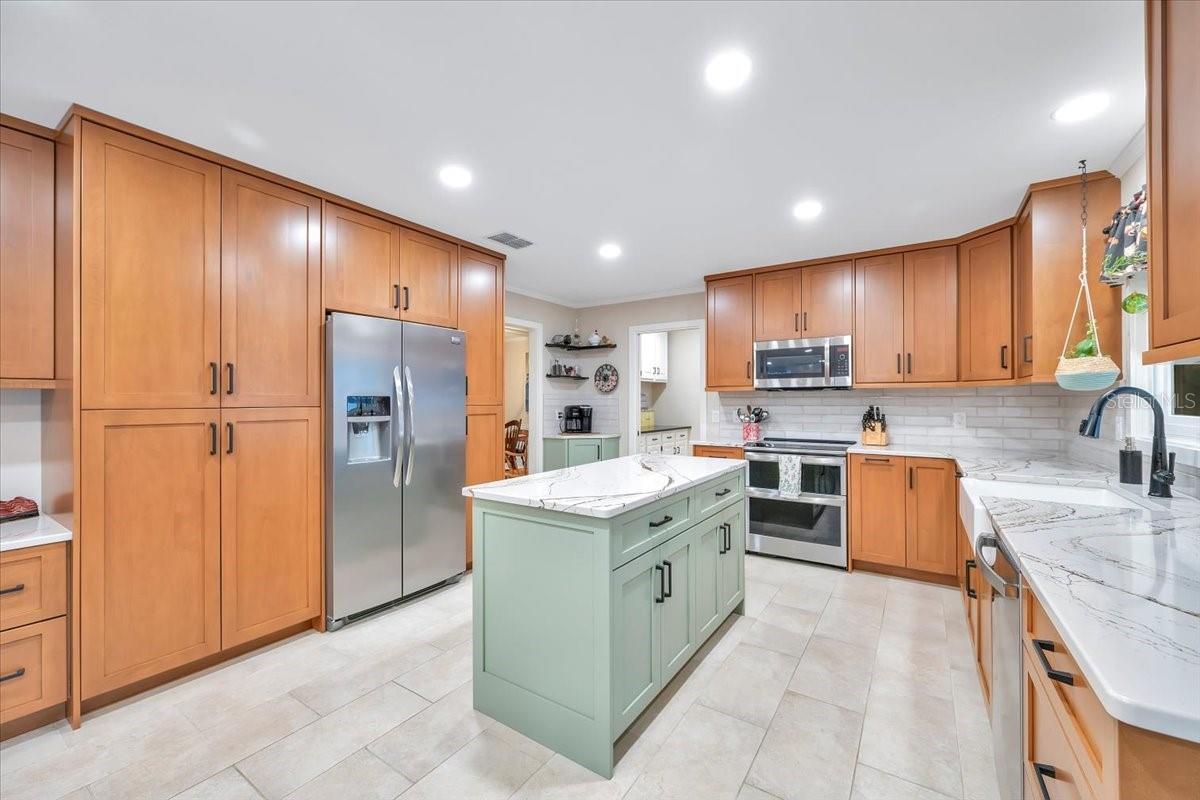 Image 6 of 43 For 860 Lila Street