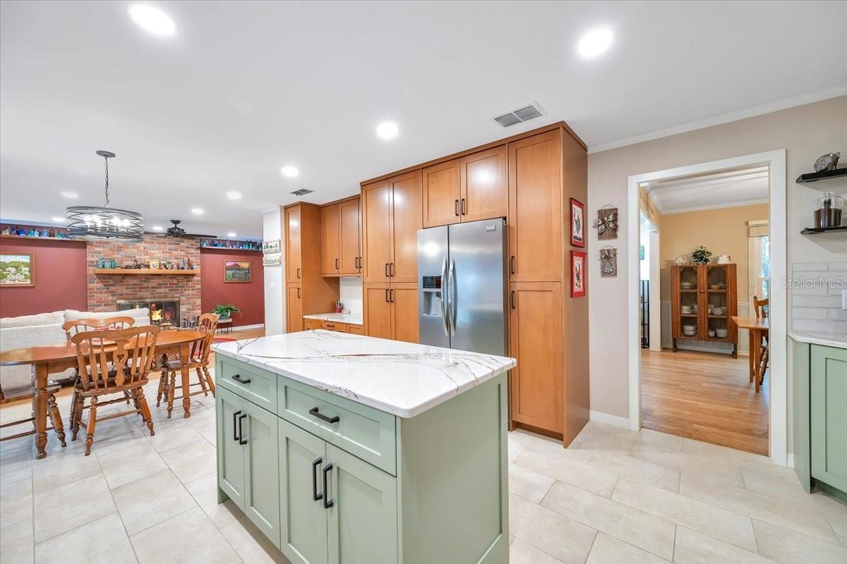 Image 7 of 43 For 860 Lila Street