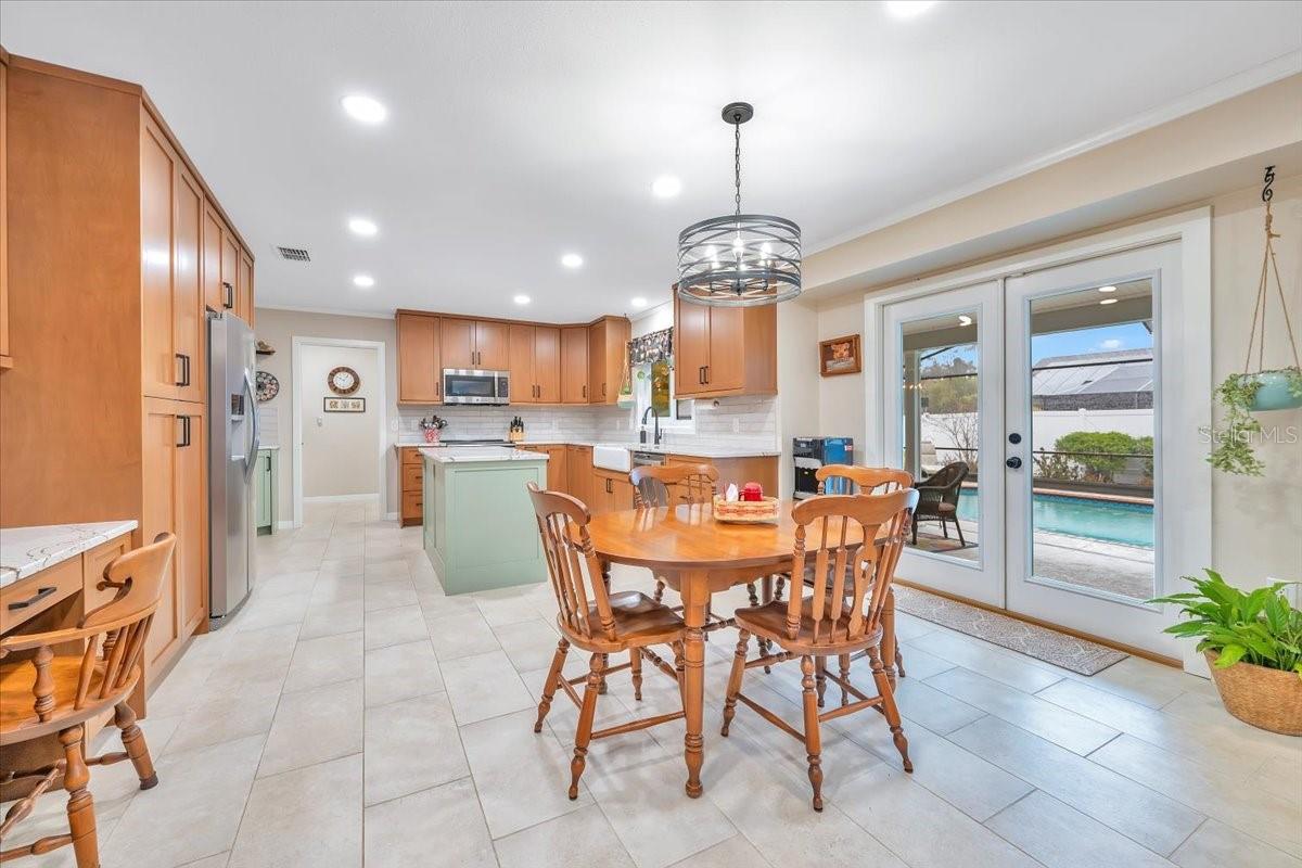 Image 9 of 43 For 860 Lila Street