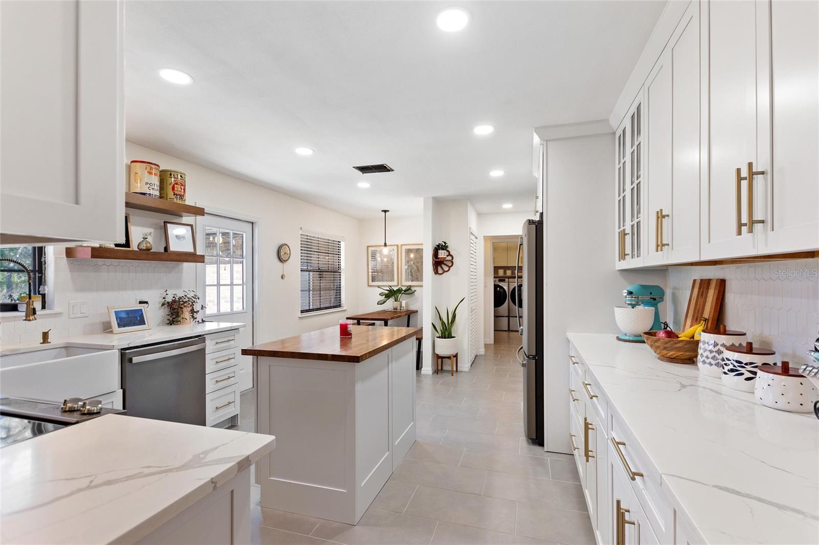 Image 16 of 53 For 7853 Rolling Grove Drive E