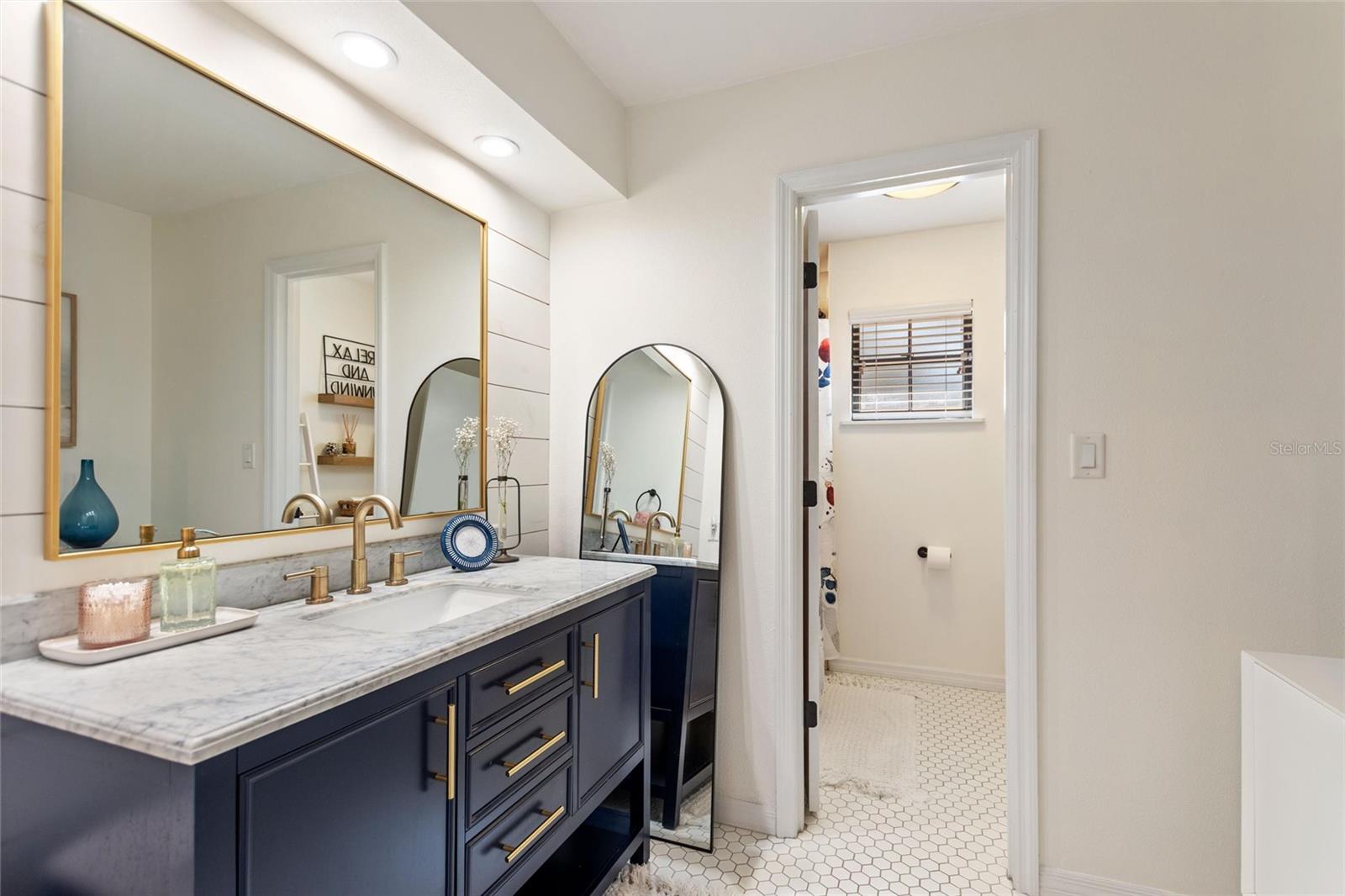 Image 32 of 53 For 7853 Rolling Grove Drive E