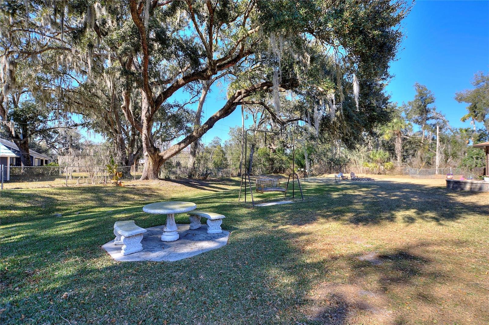 Image 41 of 53 For 7853 Rolling Grove Drive E