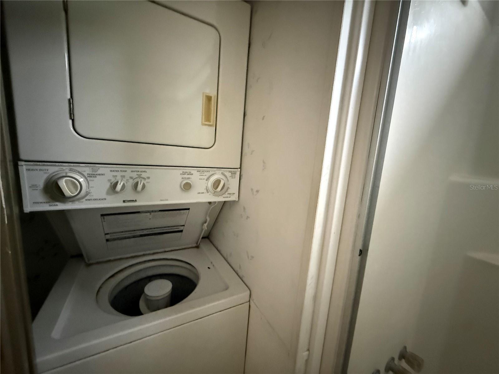 Image 14 of 21 For 231 St George Drive