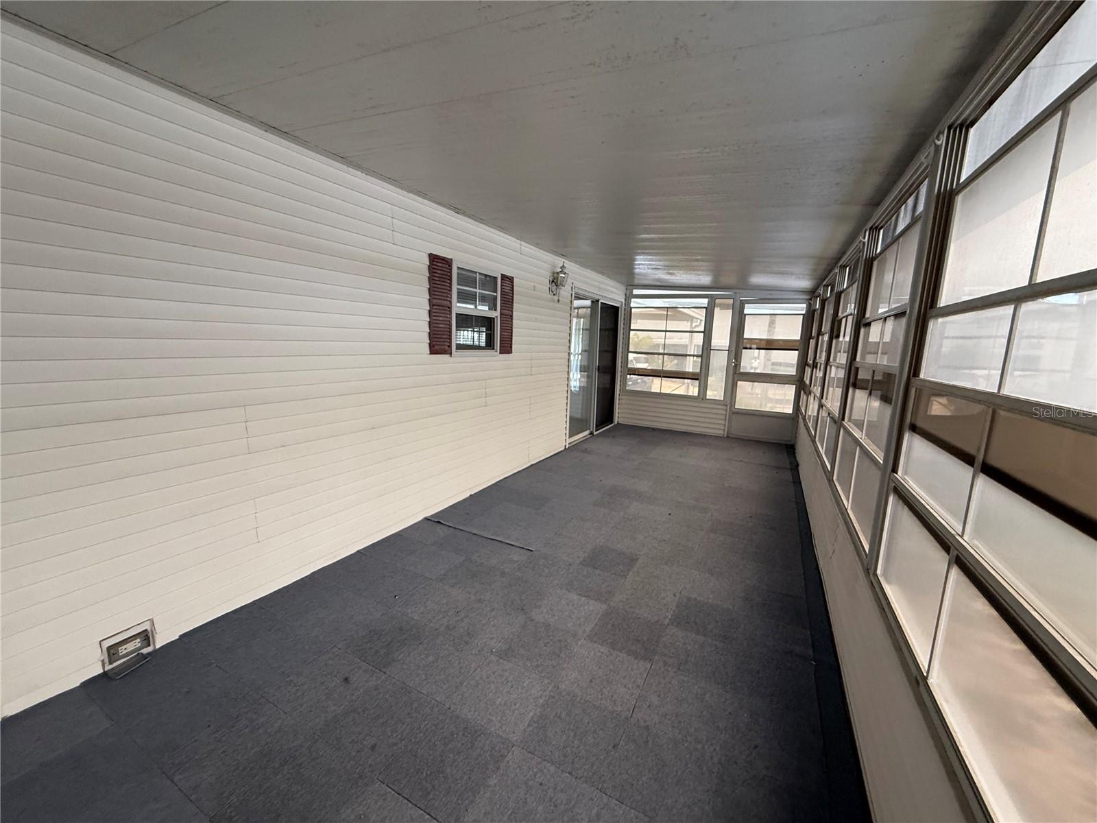 Image 9 of 21 For 231 St George Drive