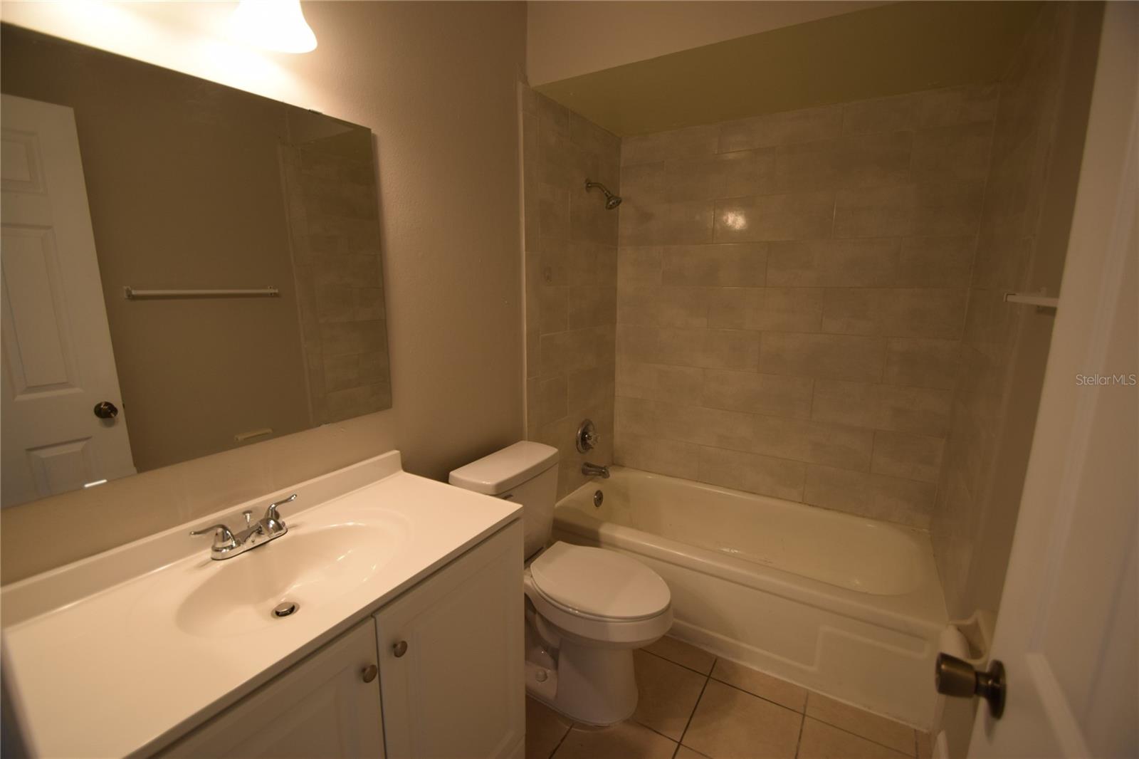 Image 10 of 14 For 909 Bella Vista Street