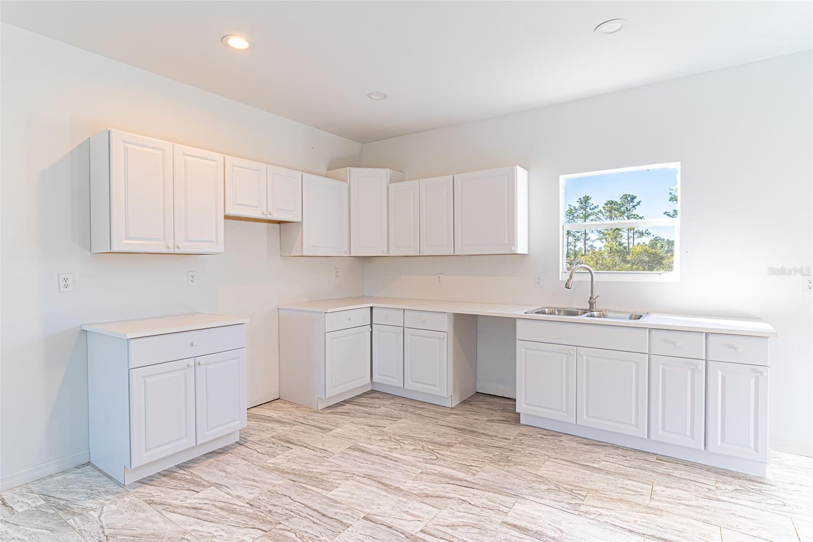 Image 3 of 20 For 1403 Bittersweet Street