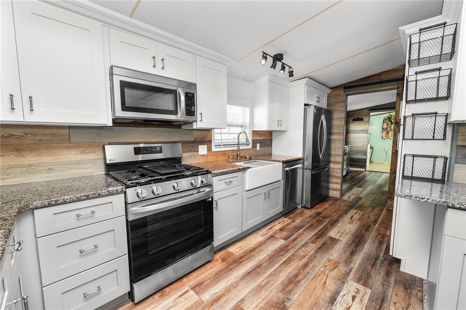 Image 14 of 25 For 5121 Shore Line Drive