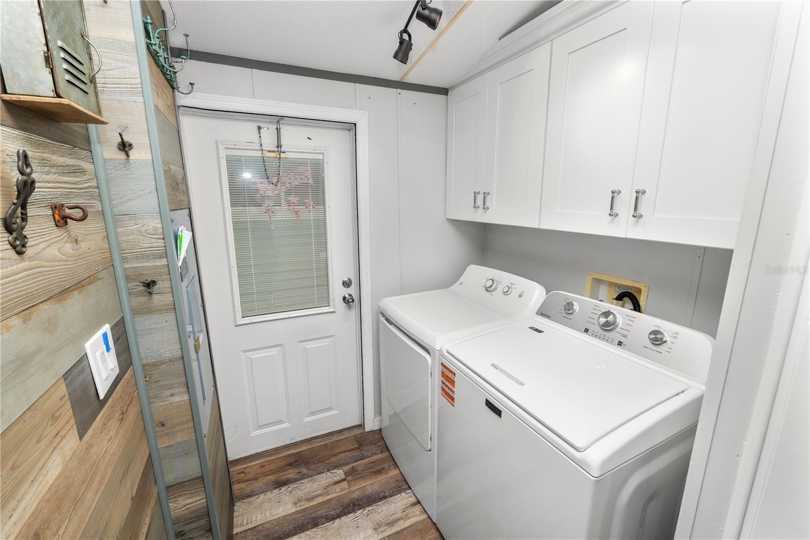 Image 23 of 25 For 5121 Shore Line Drive