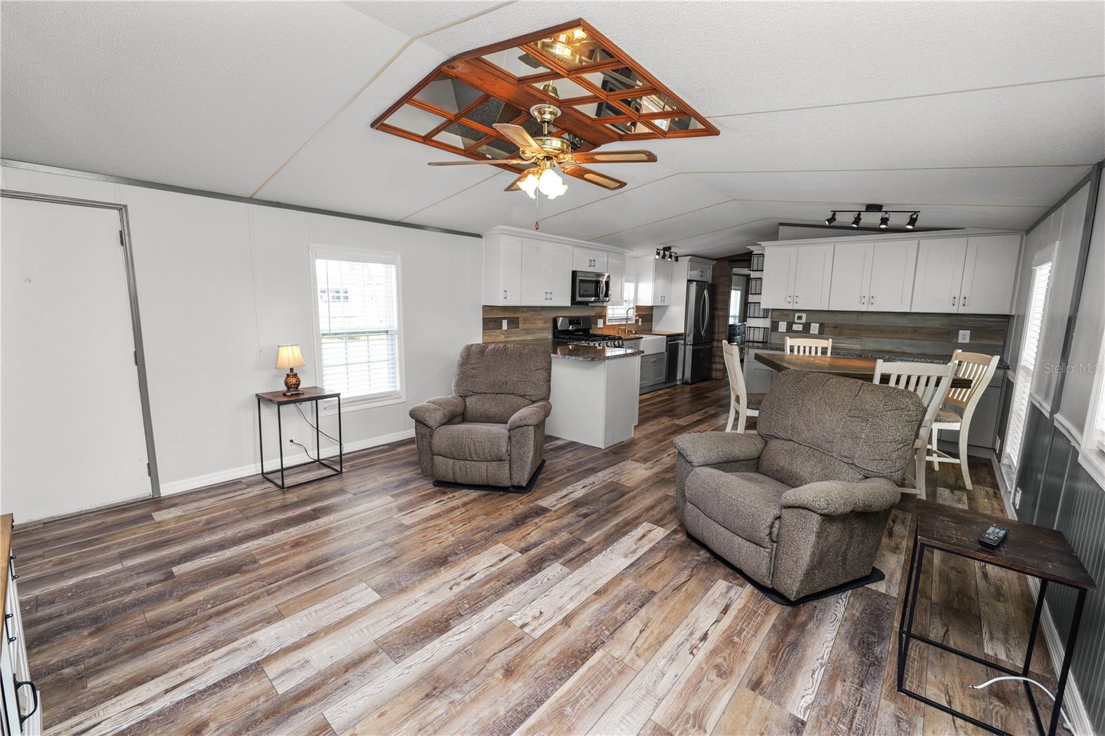 Image 6 of 25 For 5121 Shore Line Drive