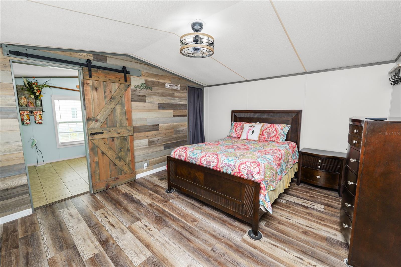 Image 9 of 25 For 5121 Shore Line Drive