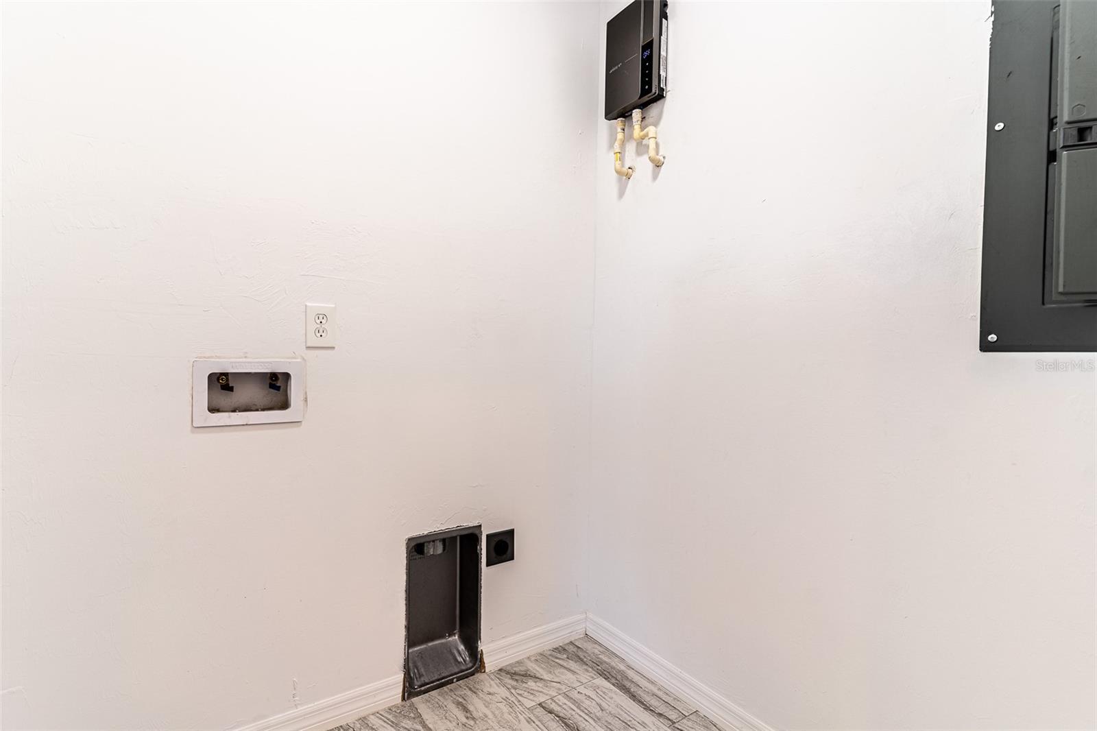 Image 10 of 19 For 1407 Bittersweet Street