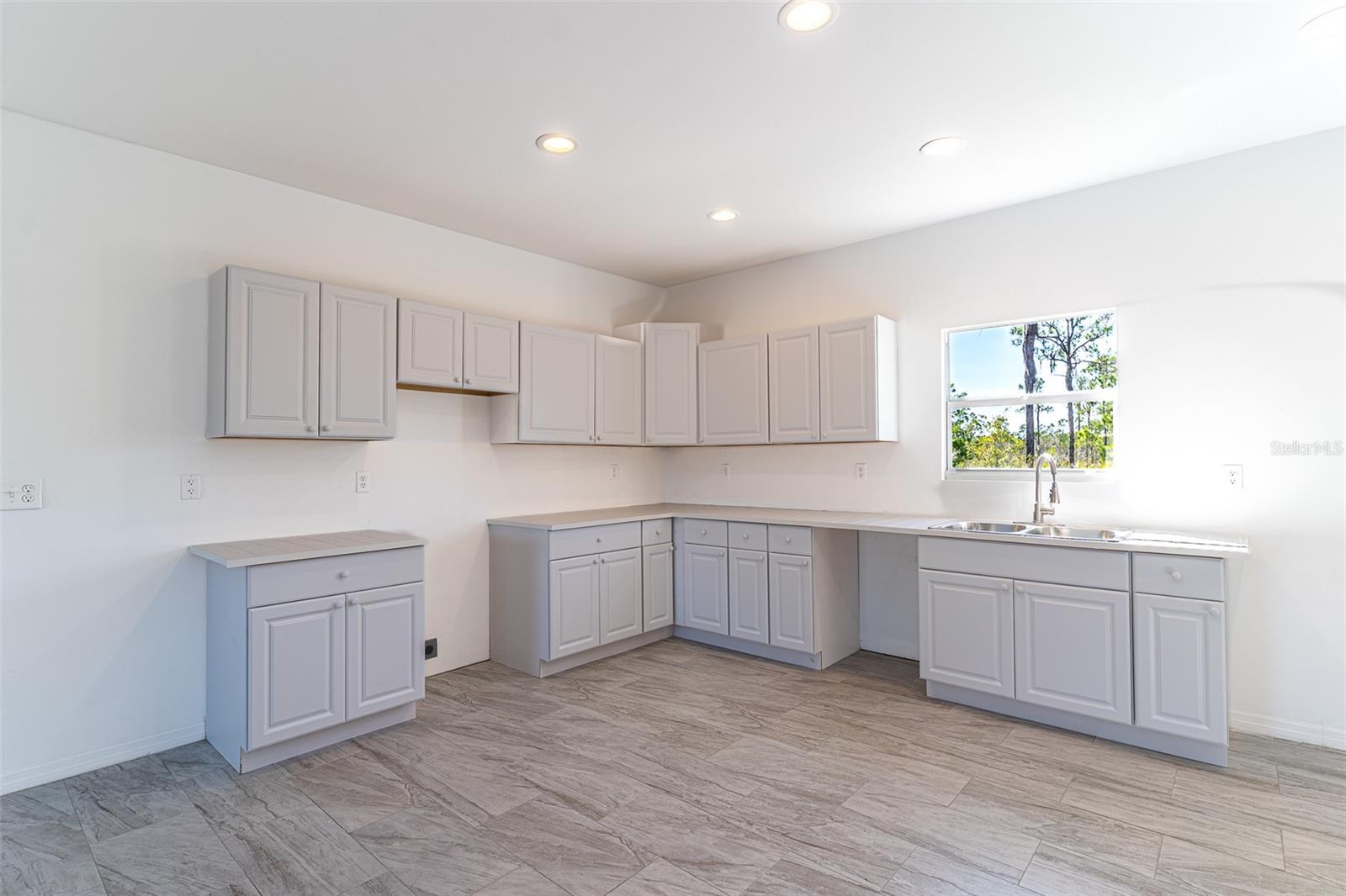 Image 4 of 19 For 1407 Bittersweet Street