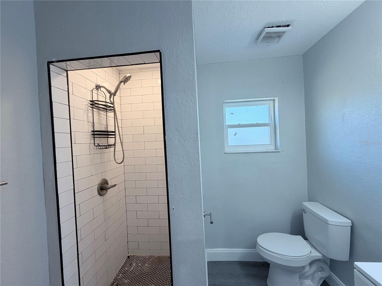 Image 11 of 13 For 1717 Bush Avenue