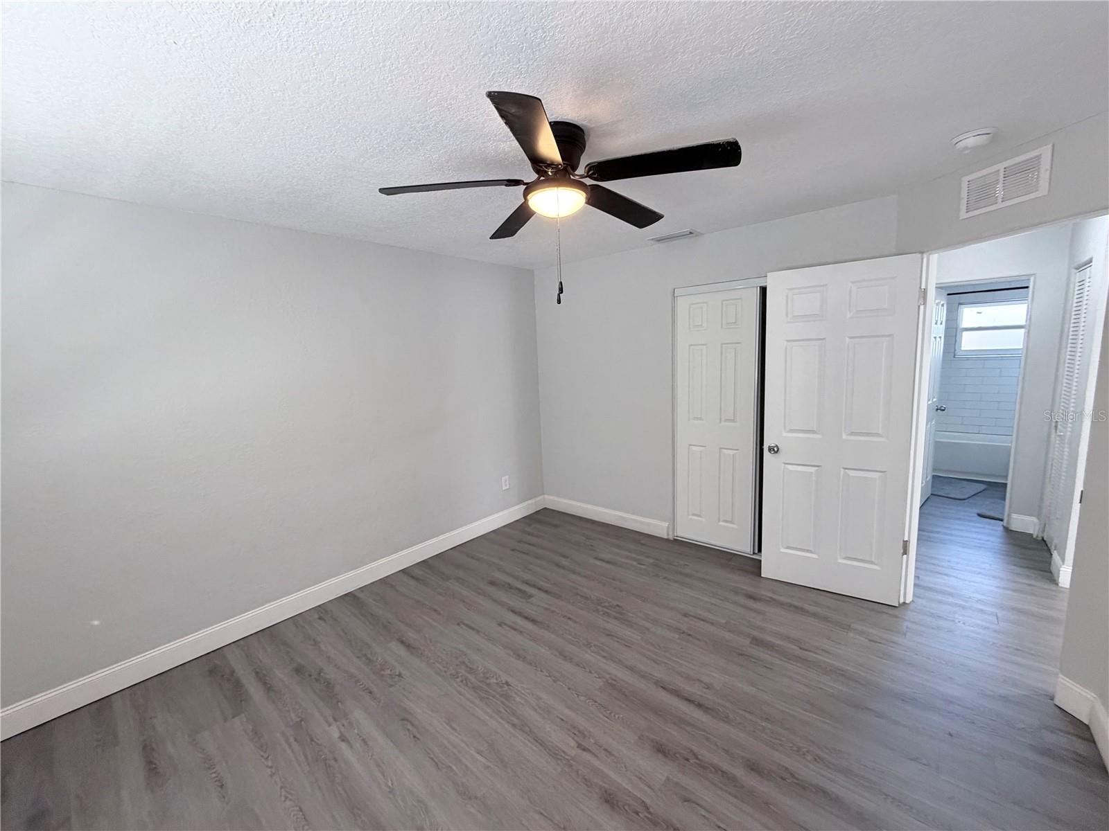 Image 6 of 13 For 1717 Bush Avenue