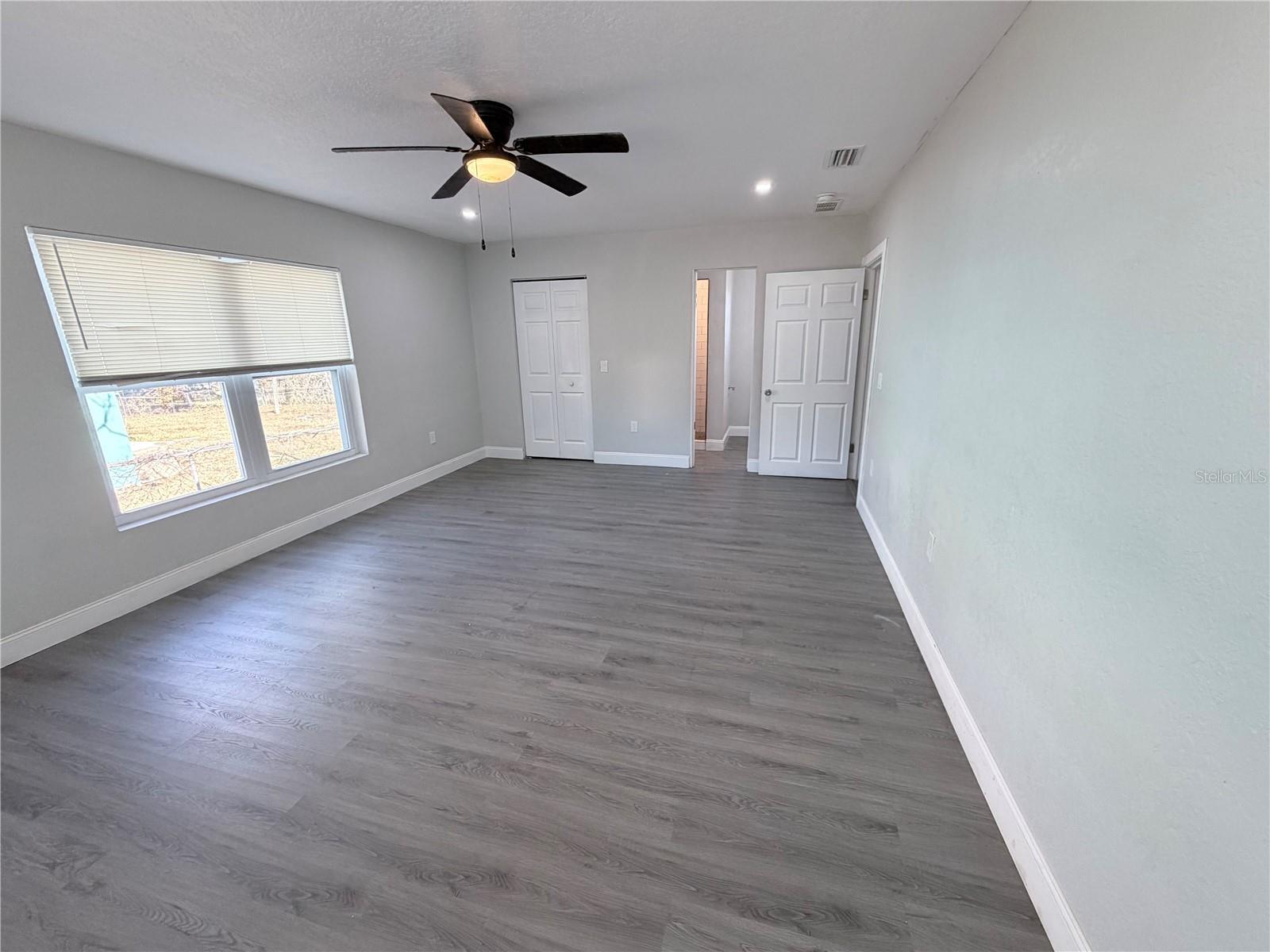 Image 9 of 13 For 1717 Bush Avenue