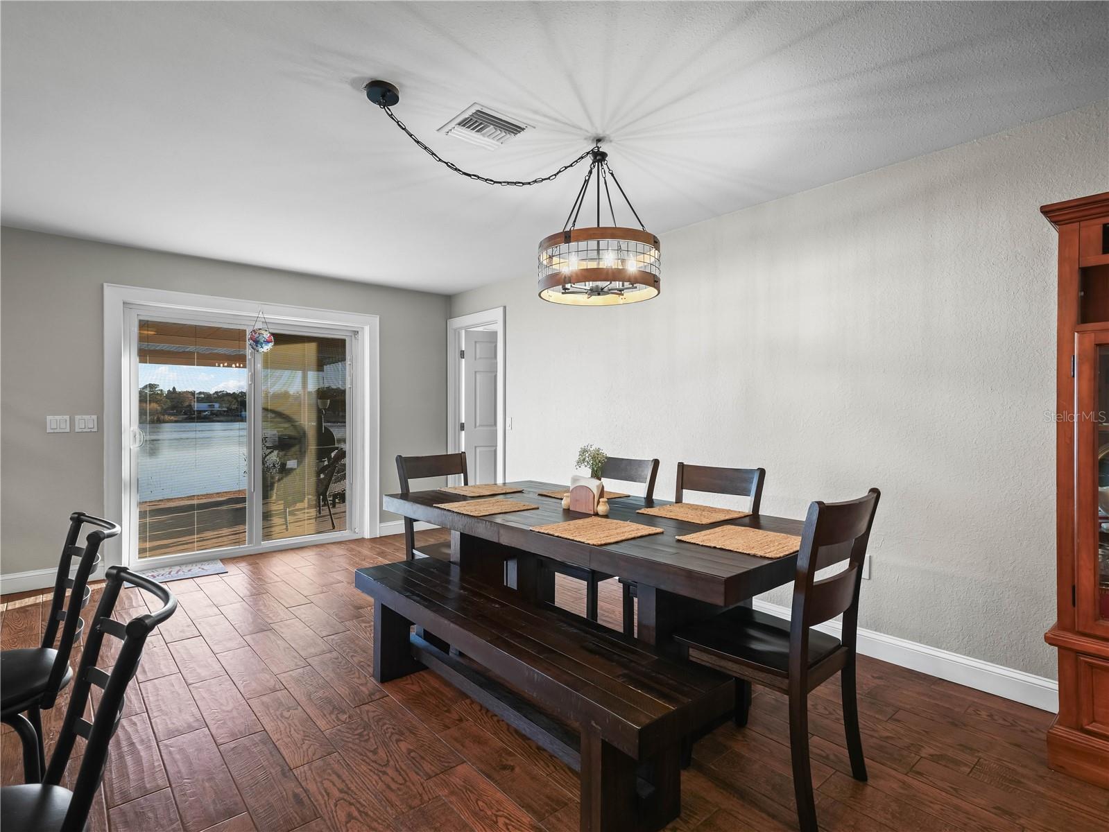 Image 11 of 47 For 124 Pangola Drive