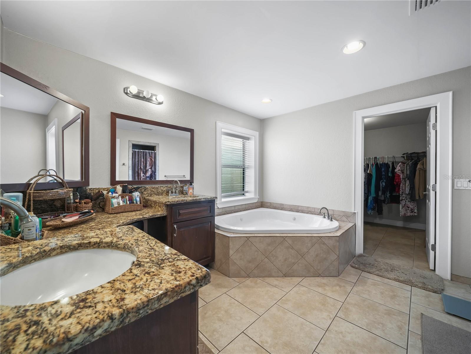 Image 14 of 47 For 124 Pangola Drive