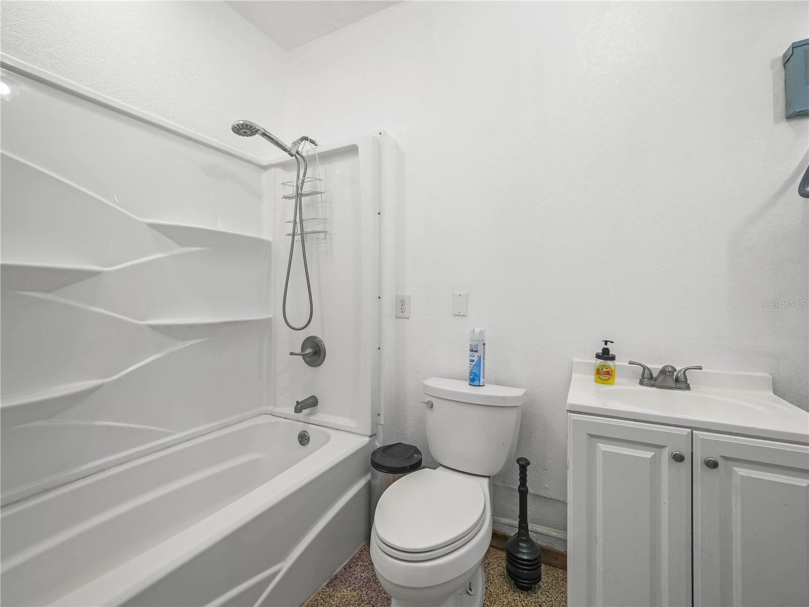 Image 27 of 47 For 124 Pangola Drive