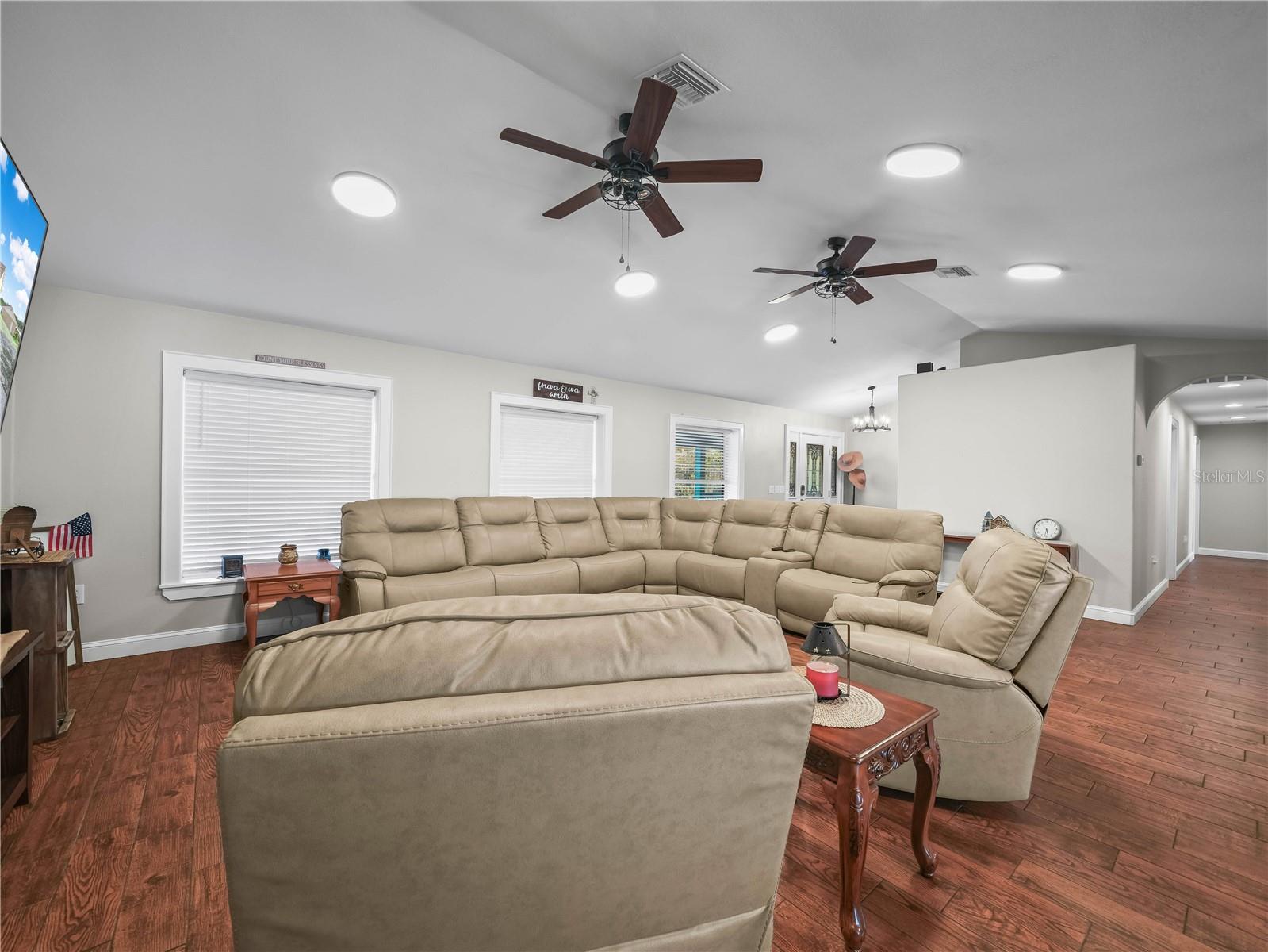 Image 7 of 47 For 124 Pangola Drive