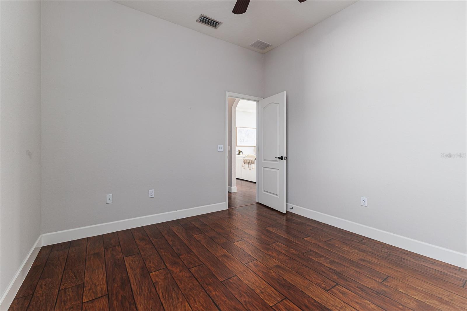 Image 27 of 47 For 1455 Silver Leaf Drive