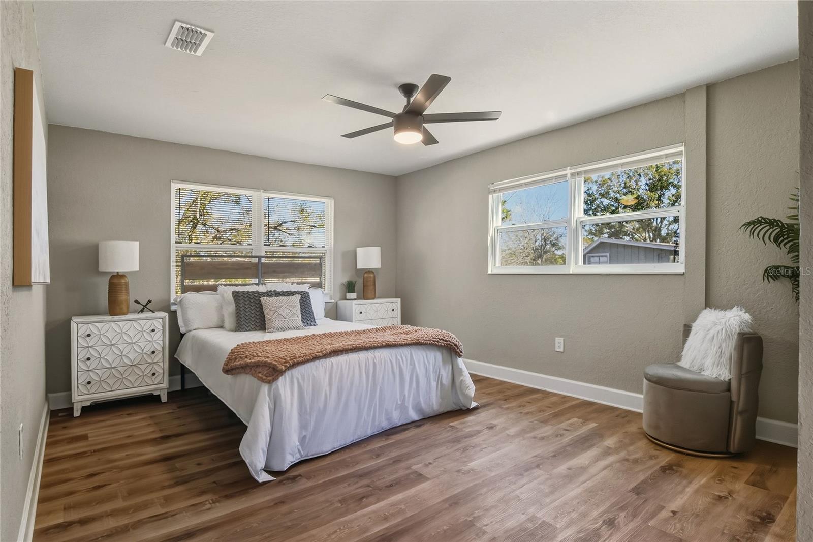 Image 12 of 66 For 400 Patica Road Ne