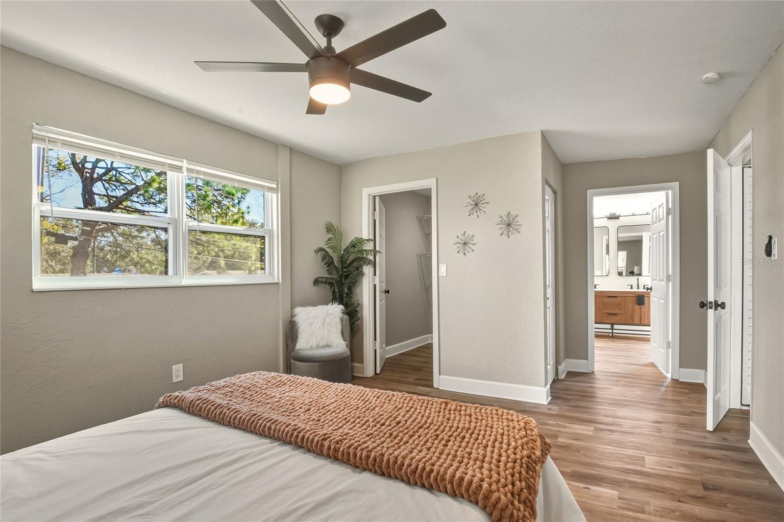 Image 14 of 66 For 400 Patica Road Ne