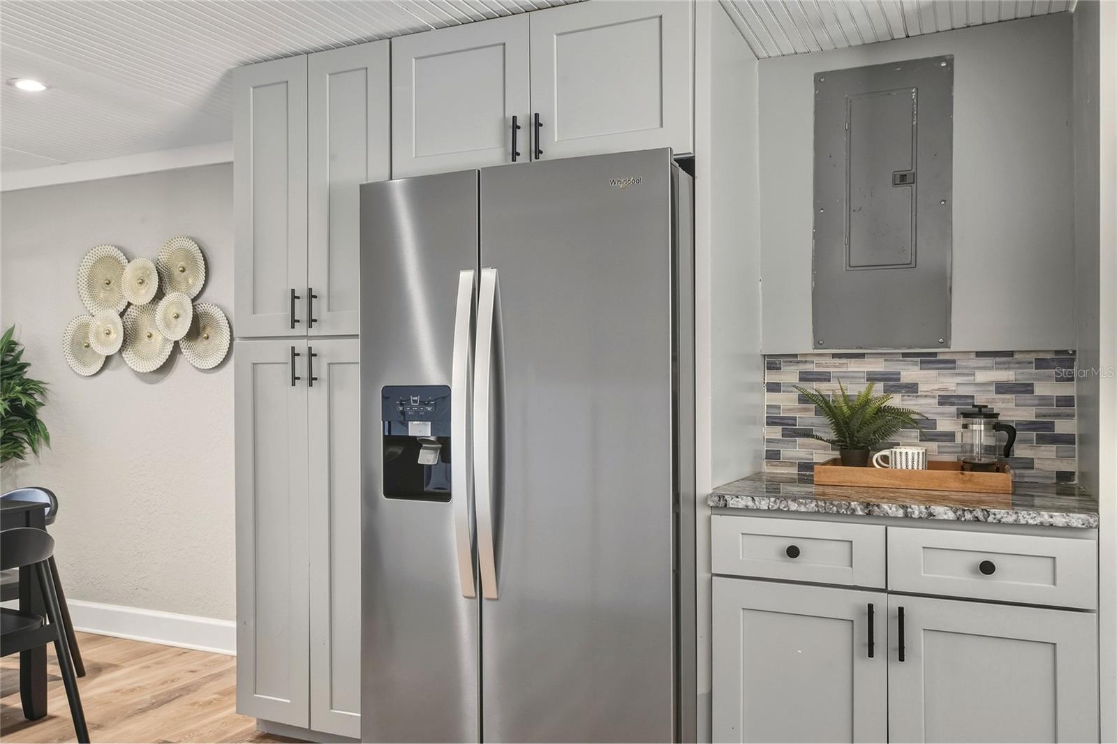 Image 36 of 66 For 400 Patica Road Ne