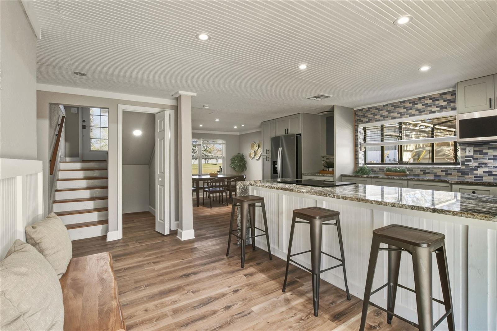 Image 37 of 66 For 400 Patica Road Ne