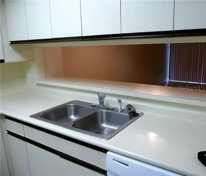 Image 10 of 12 For 733 Carpenters Way 37