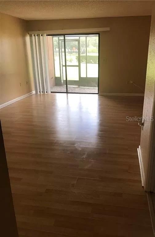 Image 4 of 12 For 733 Carpenters Way 37