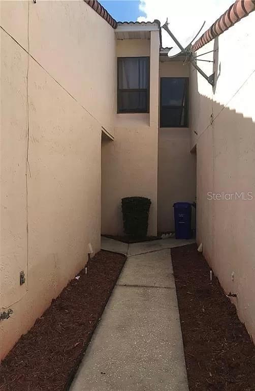 Image 5 of 12 For 733 Carpenters Way 37