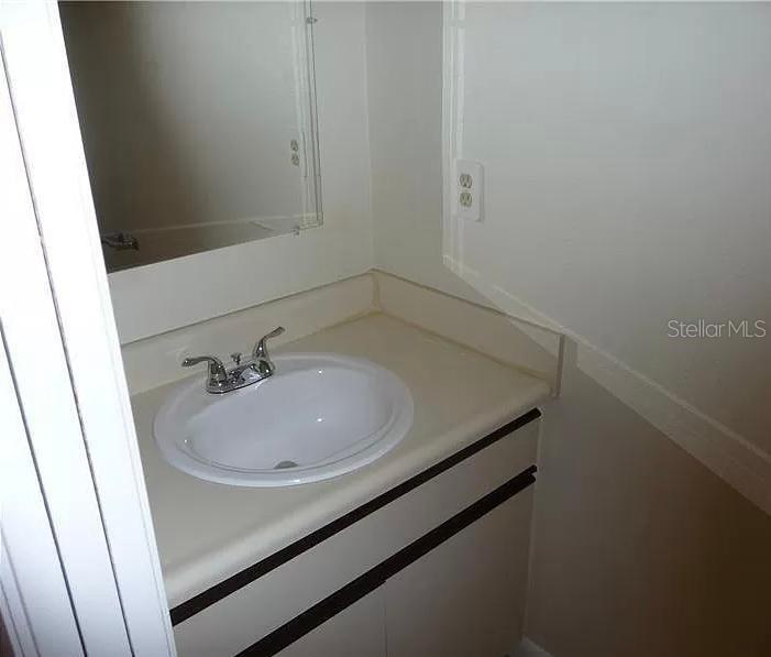 Image 9 of 12 For 733 Carpenters Way 37