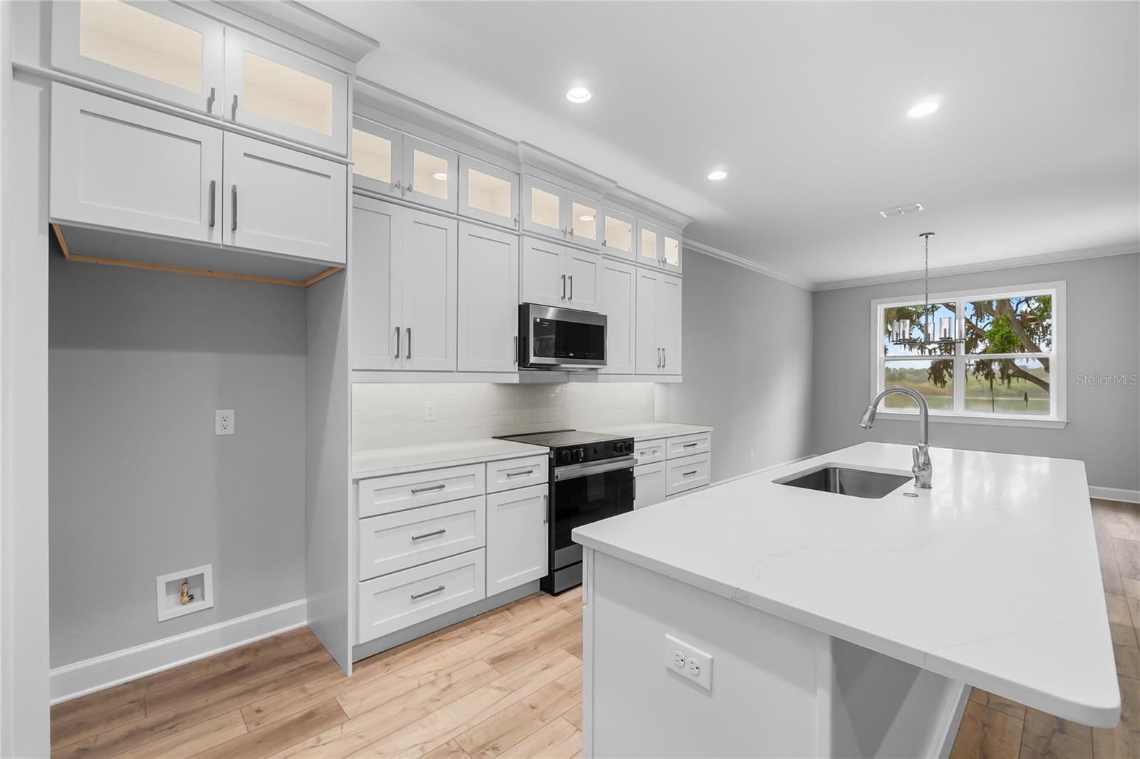 Image 6 of 16 For 4545 Fairway Oaks Drive