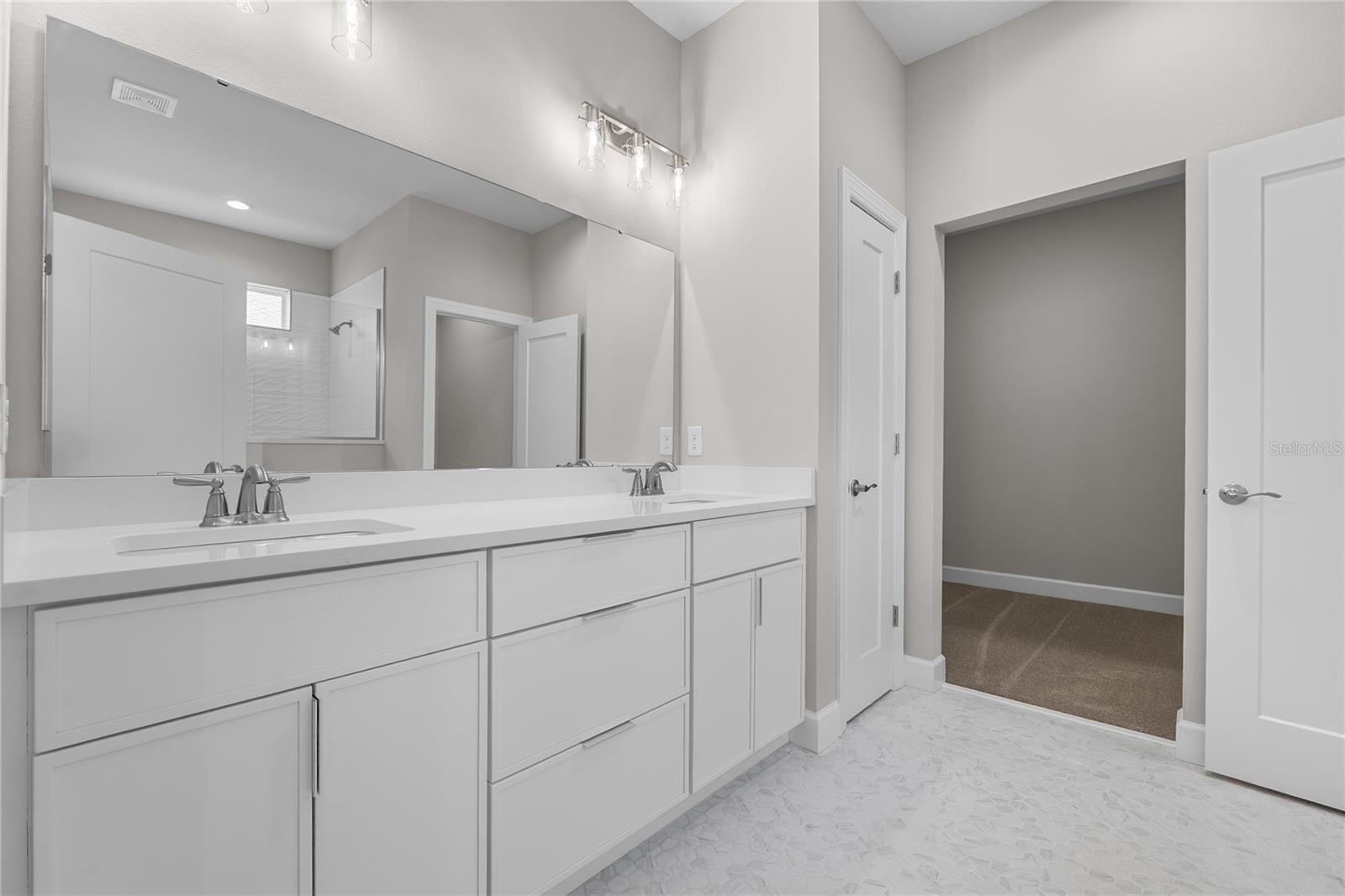 Image 12 of 19 For 4541 Fairway Oaks Drive