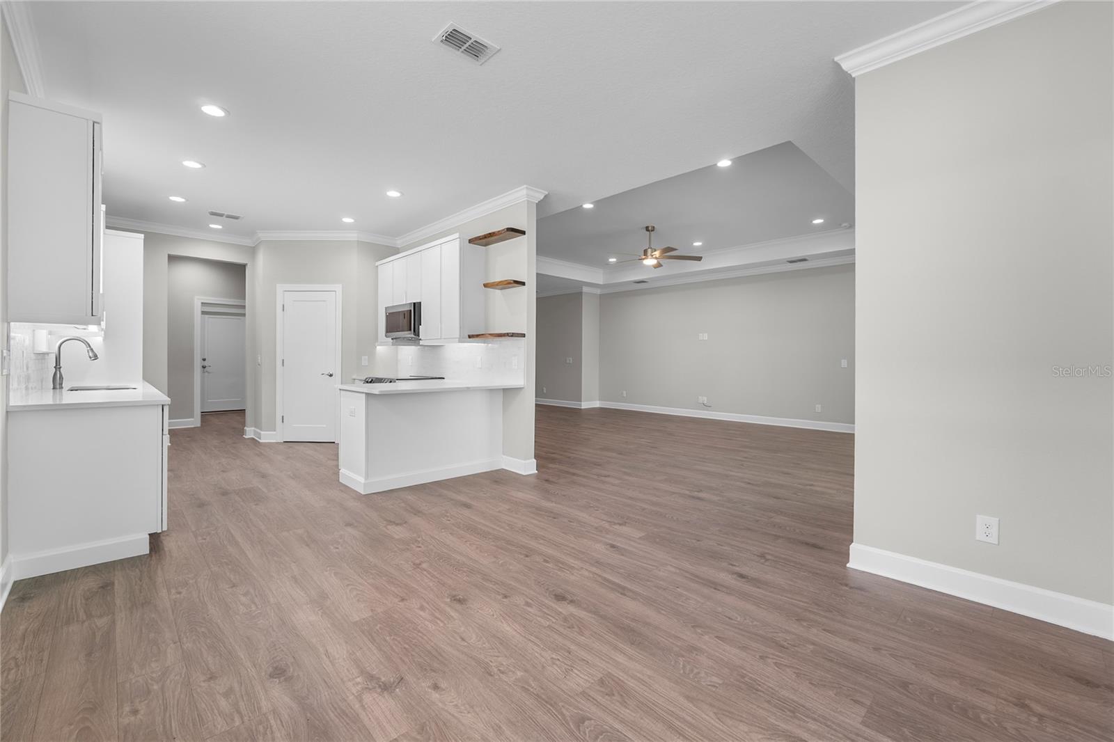 Image 9 of 19 For 4541 Fairway Oaks Drive