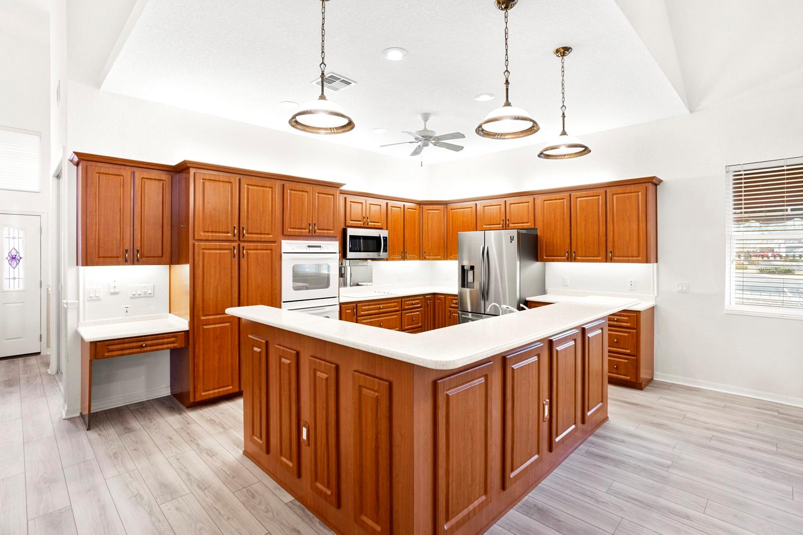 Image 10 of 66 For 1075 Motorcoach Drive