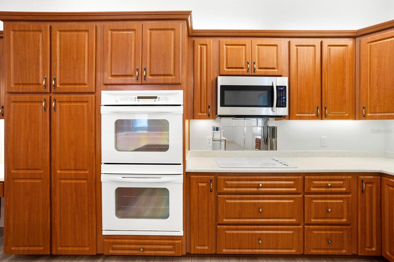 Image 11 of 66 For 1075 Motorcoach Drive