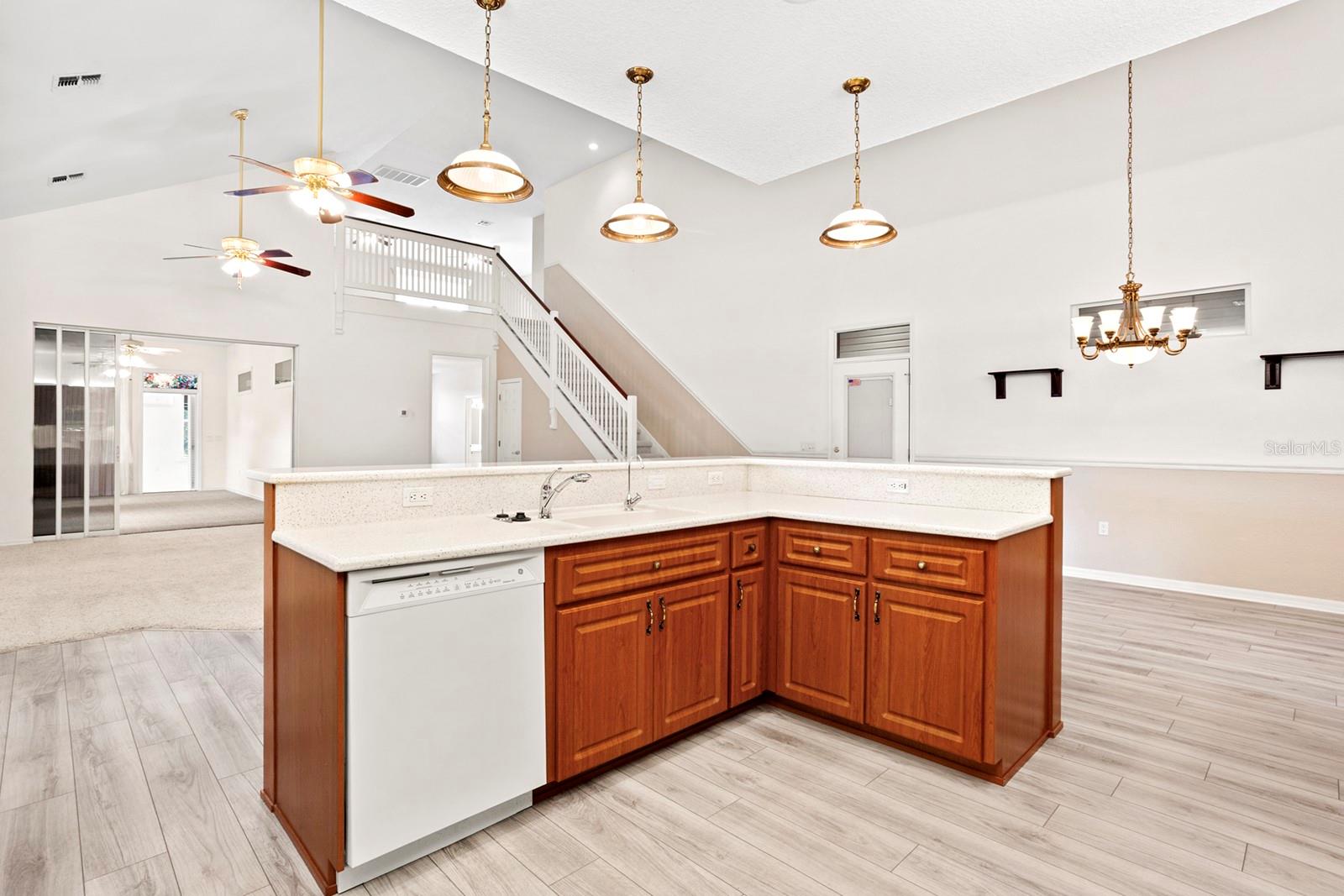 Image 13 of 66 For 1075 Motorcoach Drive