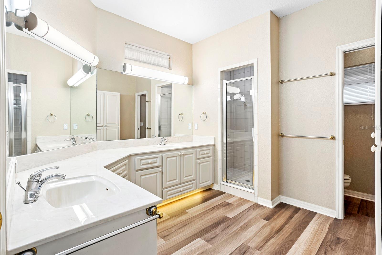 Image 23 of 66 For 1075 Motorcoach Drive