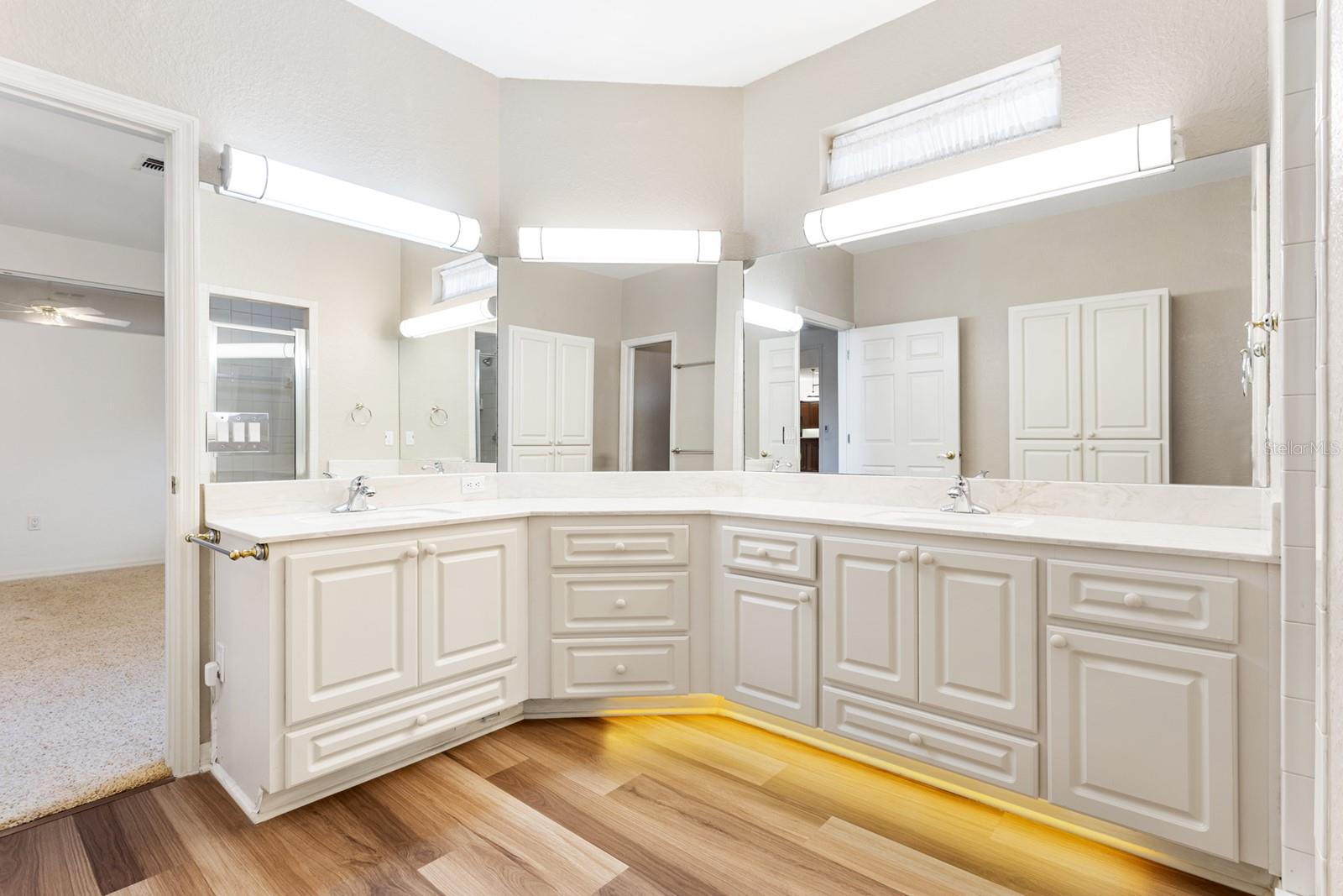 Image 24 of 66 For 1075 Motorcoach Drive