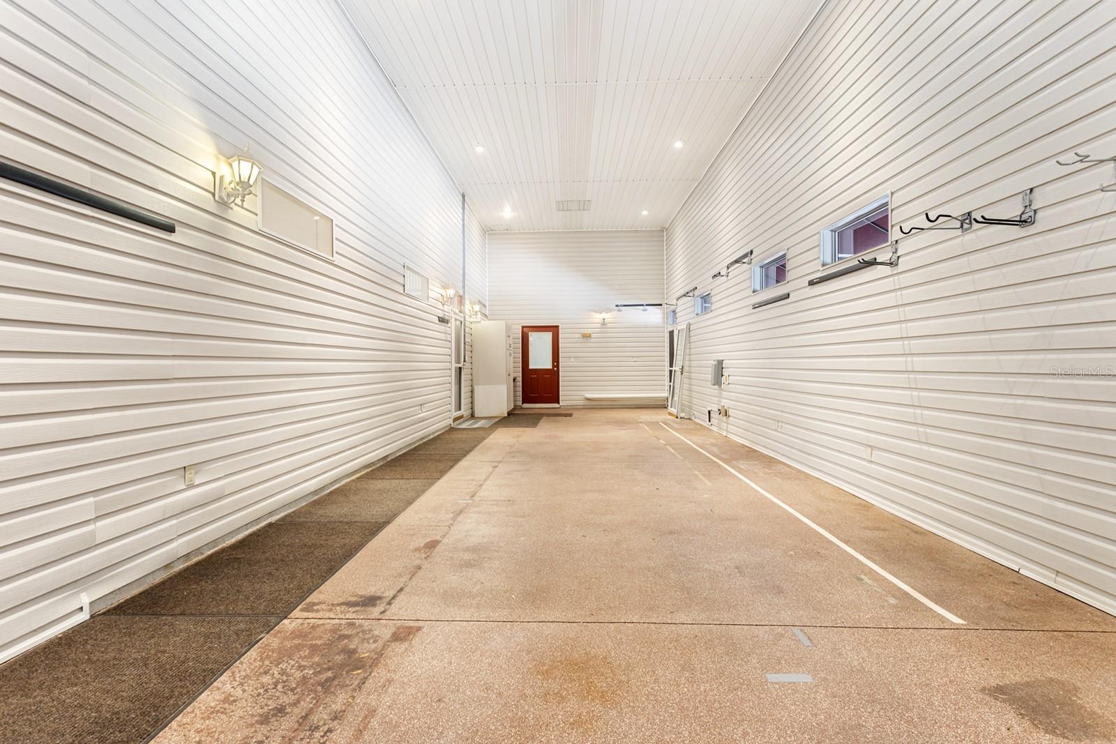 Image 36 of 66 For 1075 Motorcoach Drive