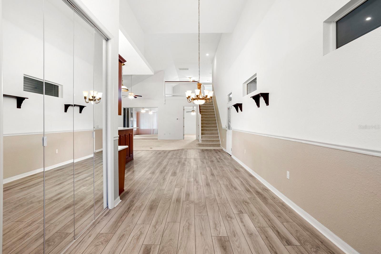 Image 4 of 66 For 1075 Motorcoach Drive