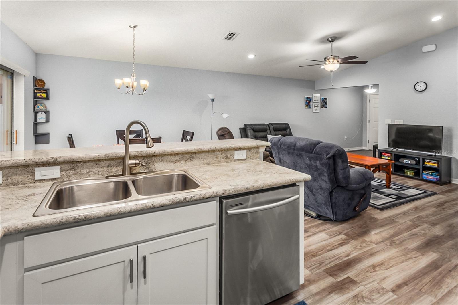 Image 10 of 26 For 859 Orleans Drive