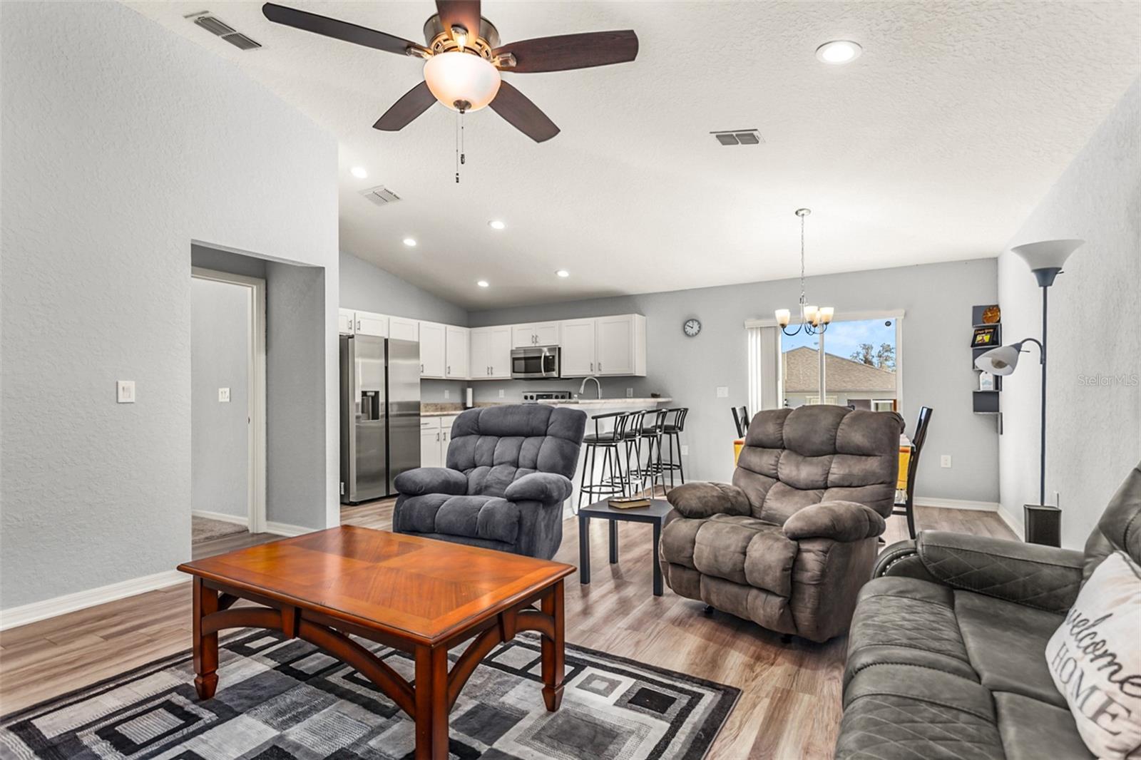 Image 7 of 26 For 859 Orleans Drive