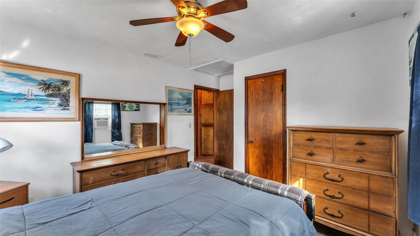 Image 14 of 39 For 2802 Canal Drive N