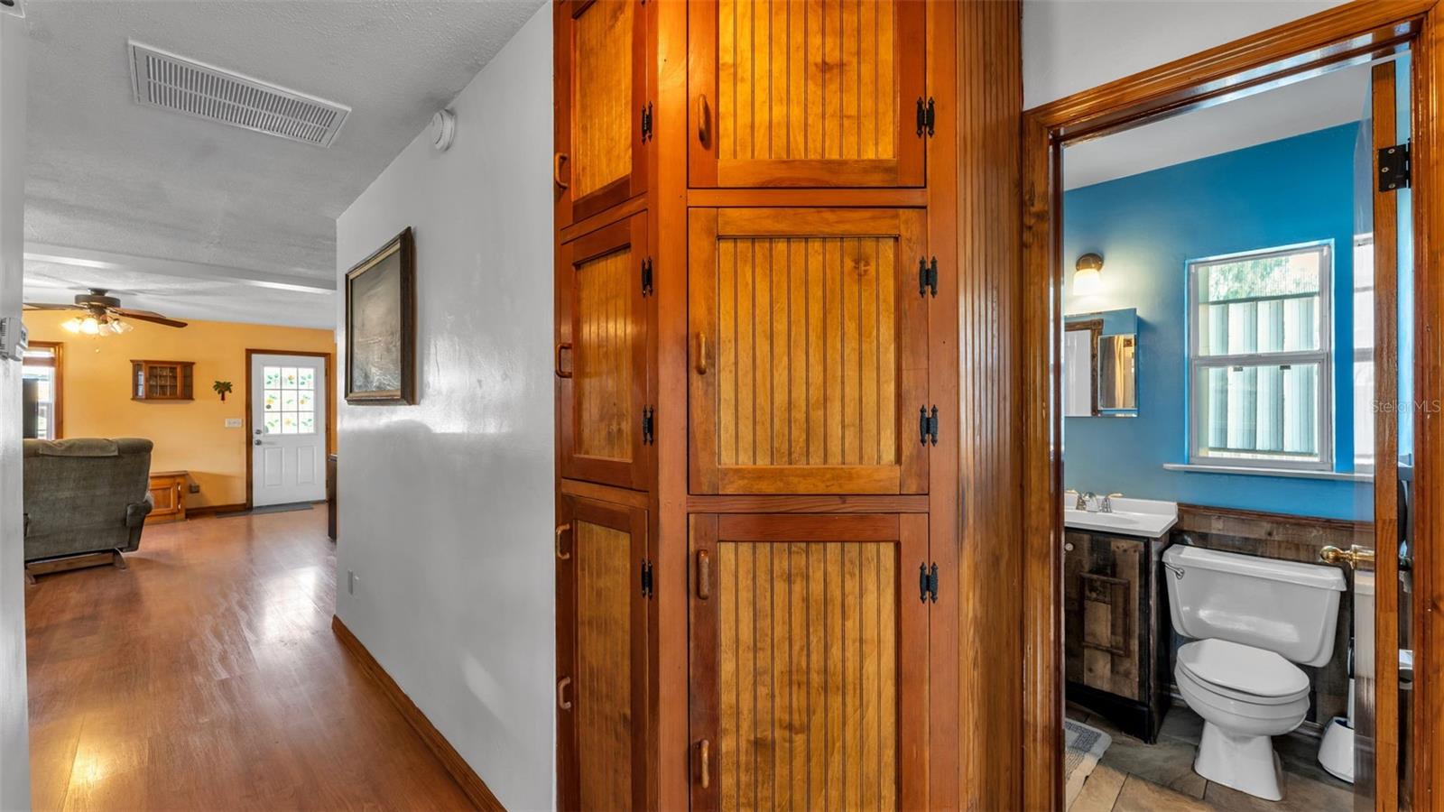 Image 15 of 39 For 2802 Canal Drive N