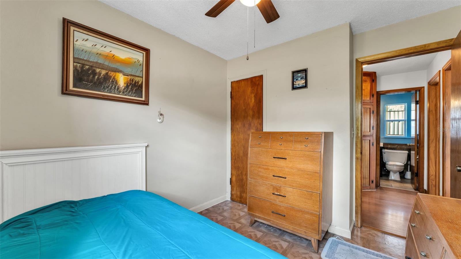 Image 19 of 39 For 2802 Canal Drive N